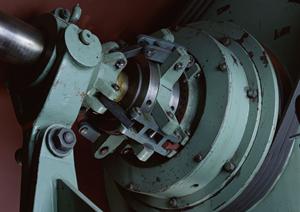 トラックシートの販売・修理まで可能な店